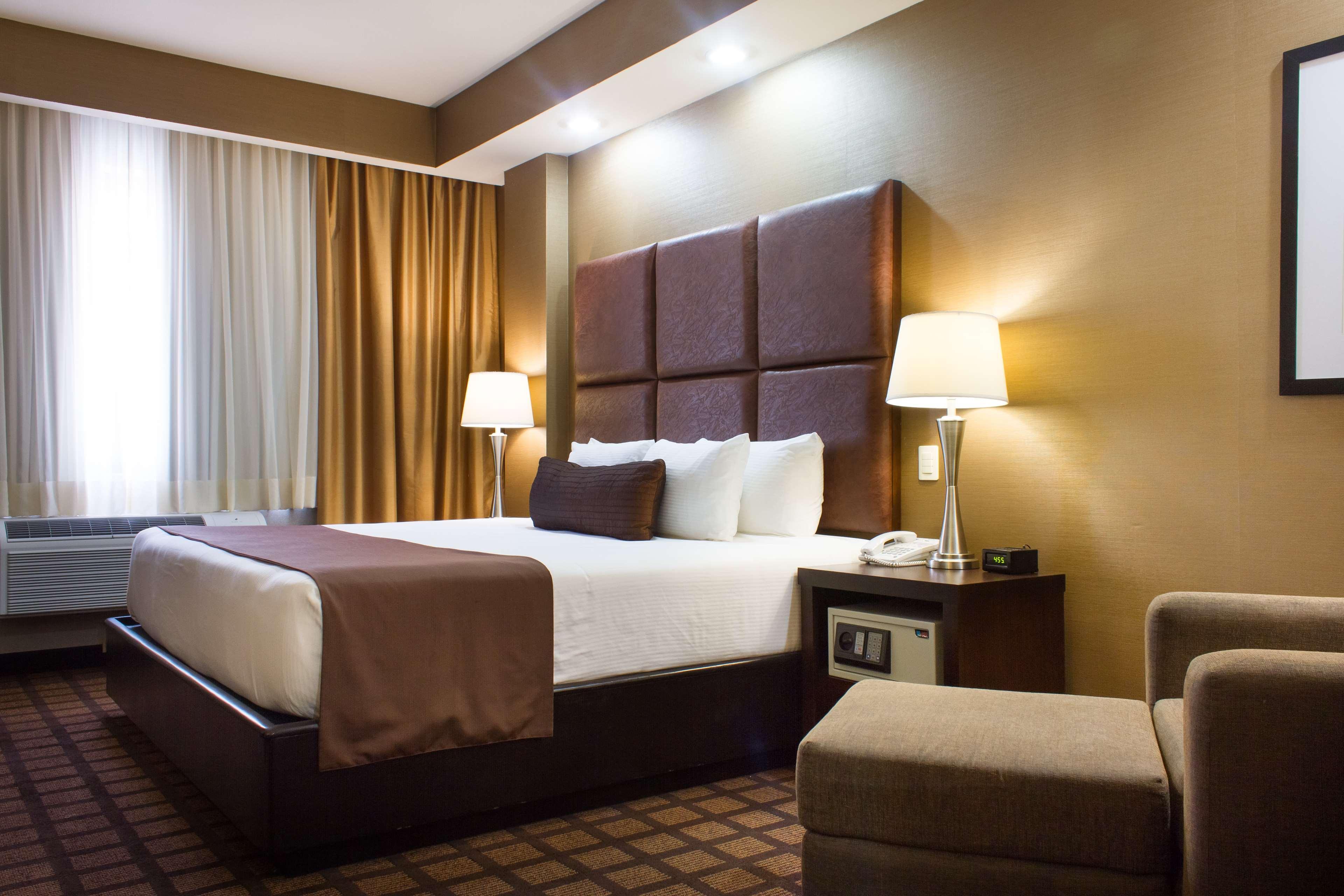 Best Western Premier Monterrey Aeropuerto Esterno foto A typical hotel room