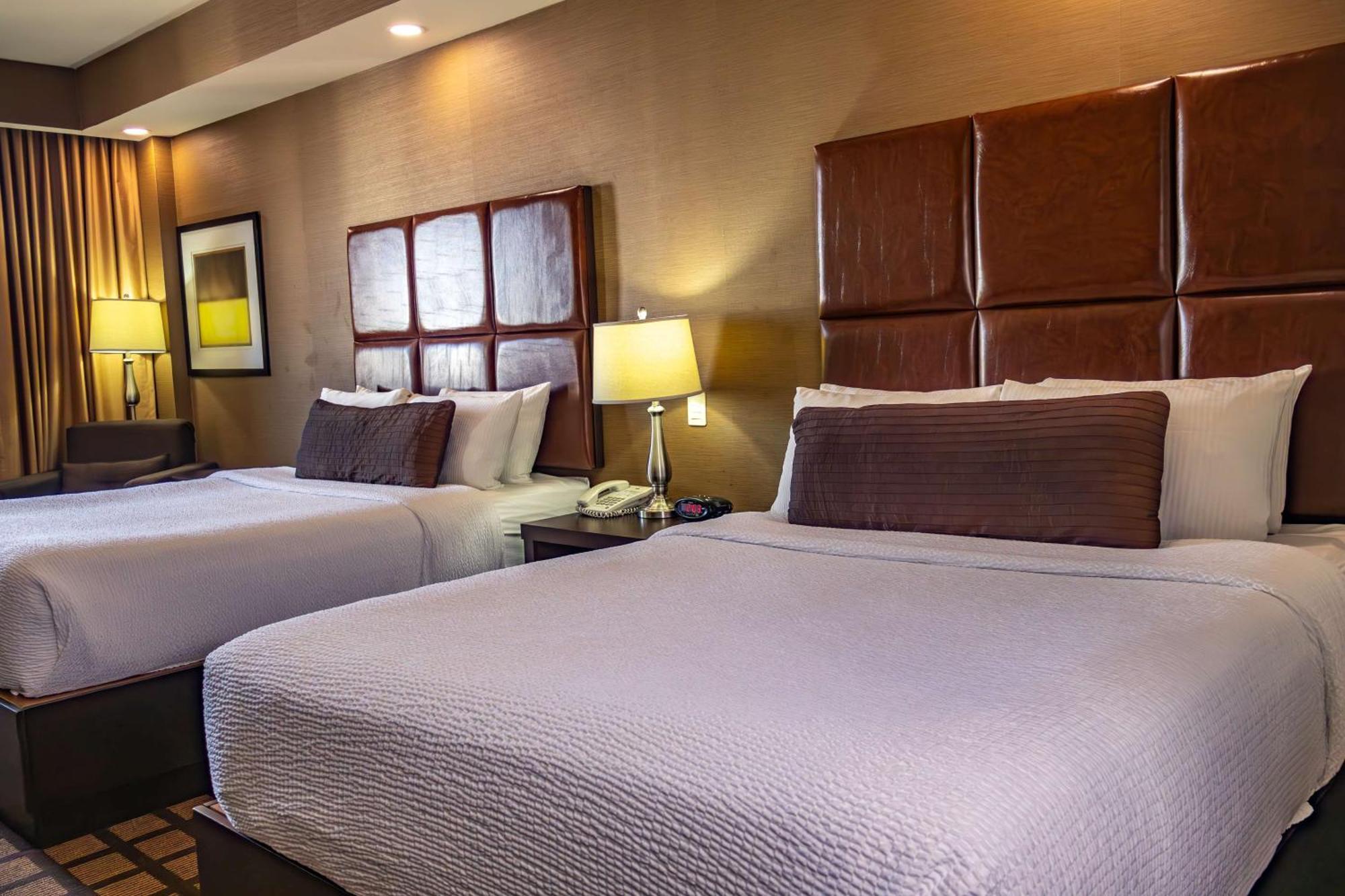 Best Western Premier Monterrey Aeropuerto Esterno foto A typical guest room at the Hilton Garden Inn