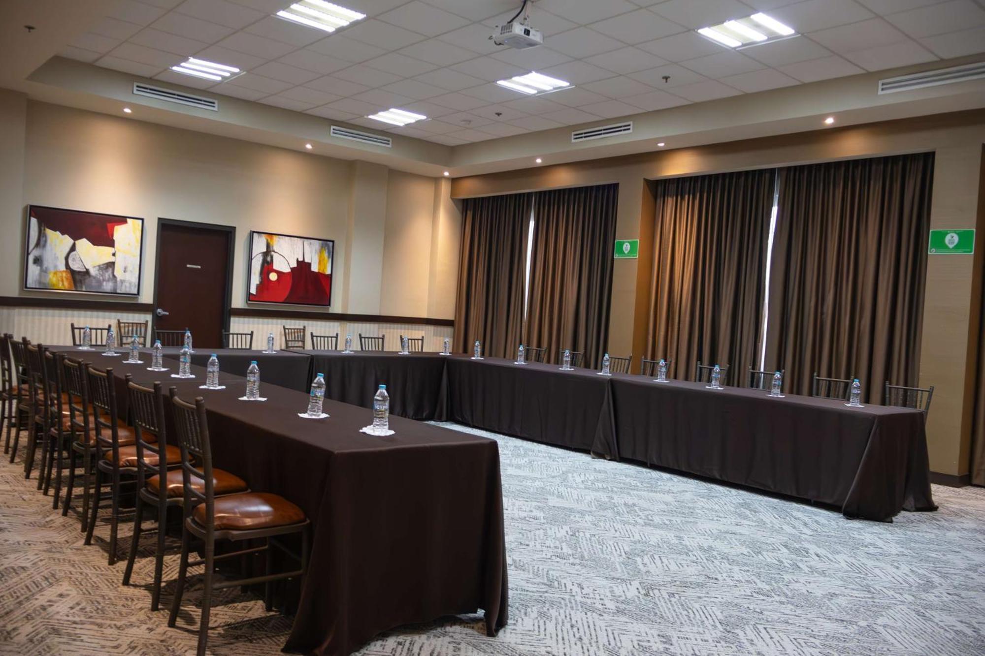 Best Western Premier Monterrey Aeropuerto Esterno foto Meeting room