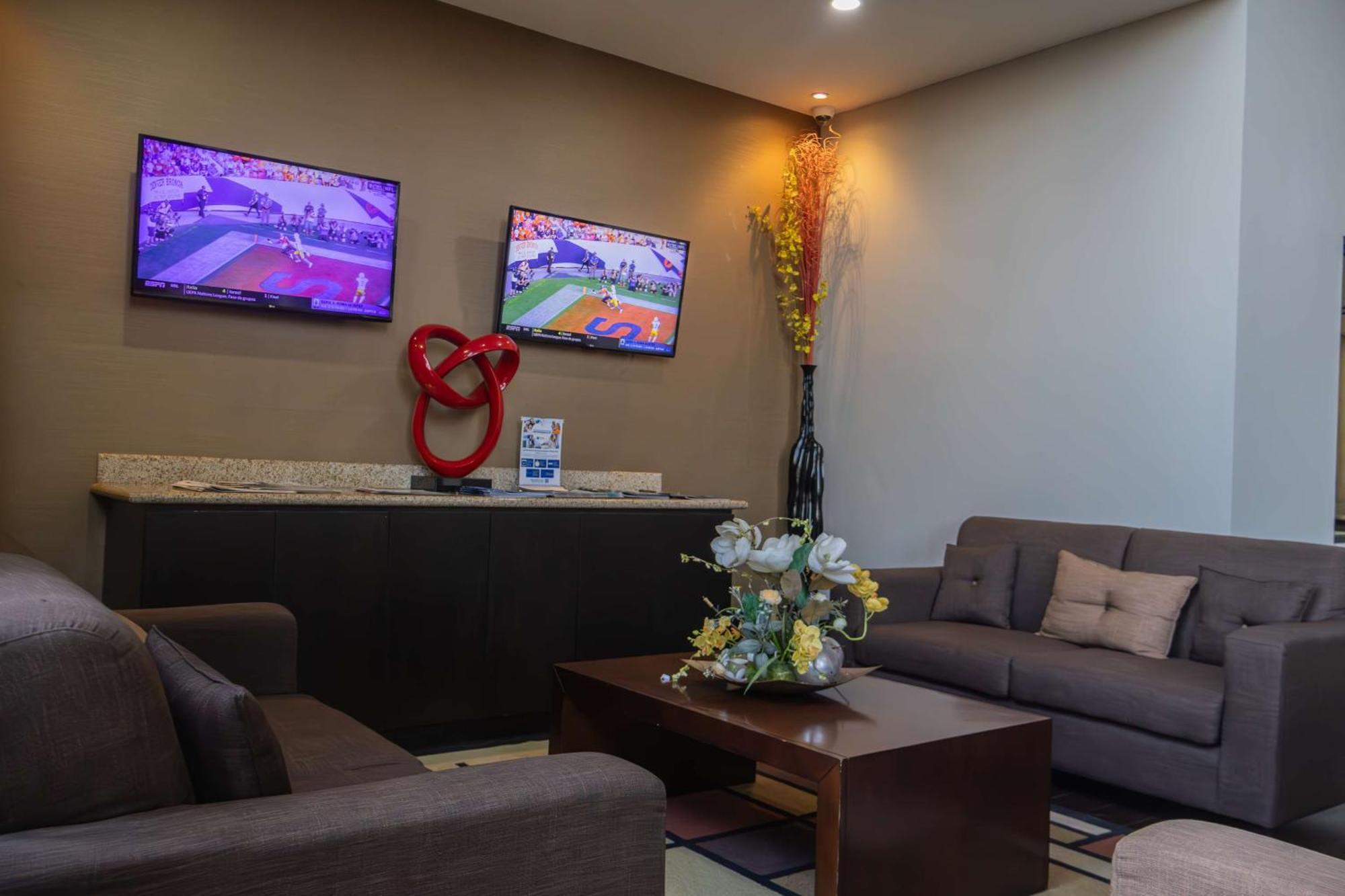 Best Western Premier Monterrey Aeropuerto Esterno foto VIP Lounge at the airport.